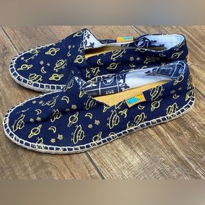 Like new! Ubuntu African espadrilles size 9 Outerspace Print